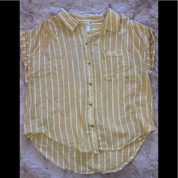Yellow short sleeve - Picture 1 of 2
